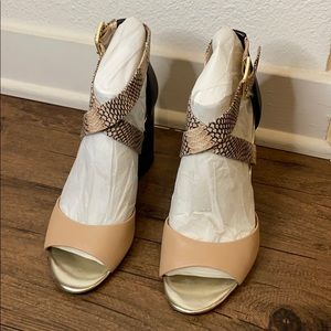 Karl Lagerfeld Paris heel